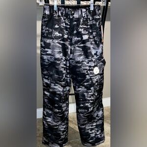 NWT- ZeroXposur Boys Black Camo Cold Weather Ski/Snowpants, Large 10/12.